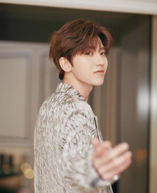 娱乐圈爆料君周深,娱乐圈爆料君的神秘面纱  第2张